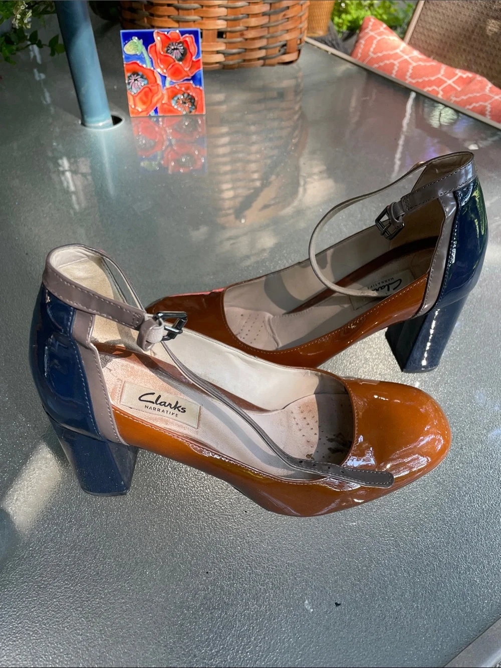 Clarks three toned shoes with straps size 7 1/2